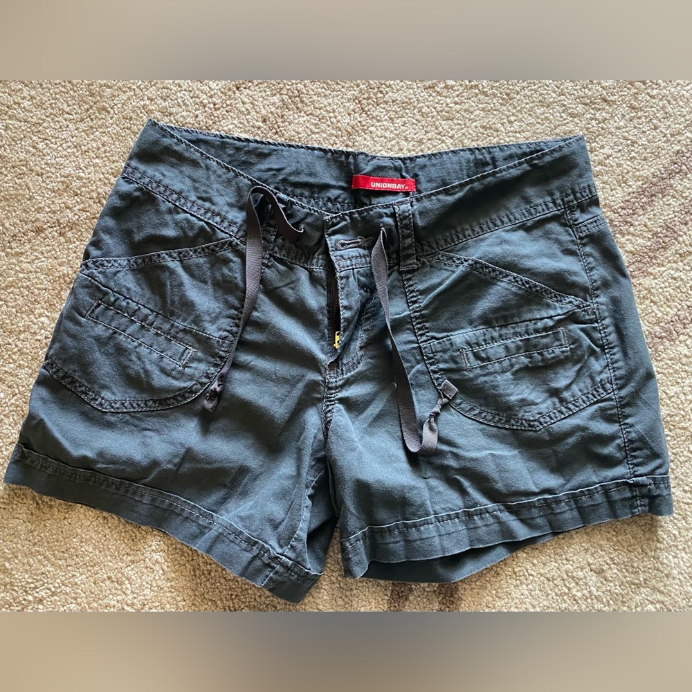 UnionBay charcoal grey/ black shorts